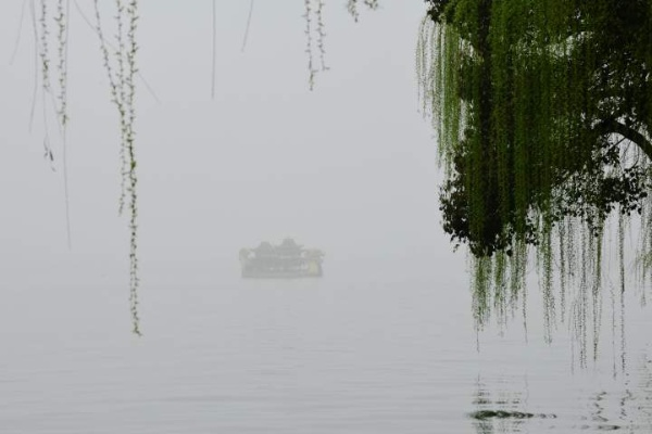 苏杭未来10天天气，烟雨朦胧转晴暖，春意渐浓需防倒春寒