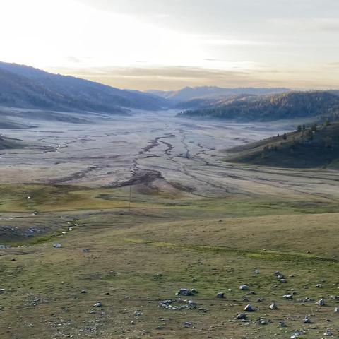 新疆旅游攻略，穿越天山南北，邂逅极致风光与异域风情