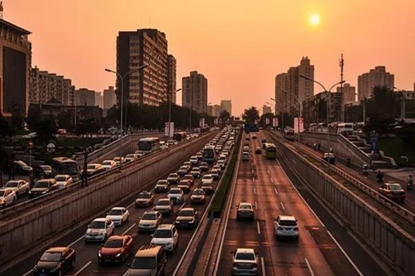 北京七月，一座城市的温度与呼吸
