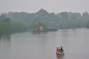 明日扬州，烟雨濛濛待晴空